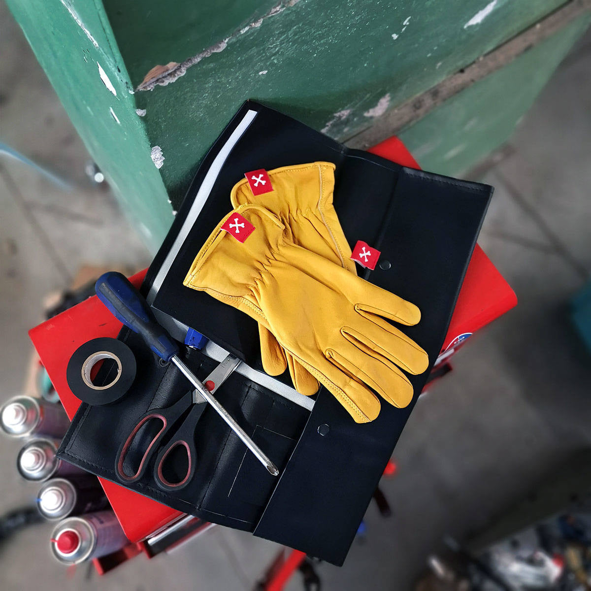 Toolbag and leather working gloves set