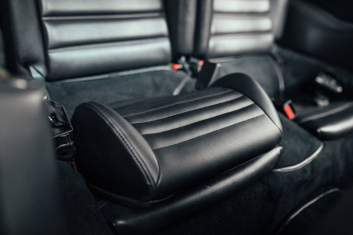 Rear booster seat for F/G-models, 964, 993, 924, 944, 968, 928 - Black