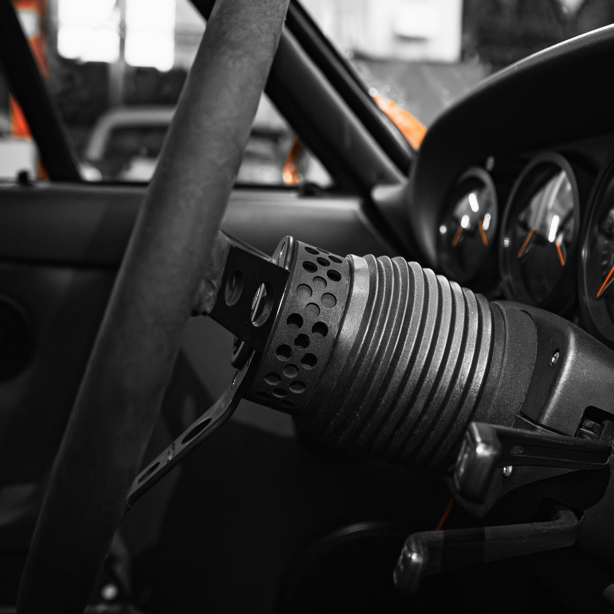 CarBone Ultra Spacer for Momo hub / Momo steering wheel - 30mm