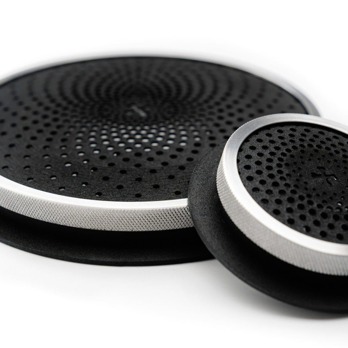CarBone Sound Guards - Speaker covers for 2 tweeters and 2 main speakers - Silver - RAW