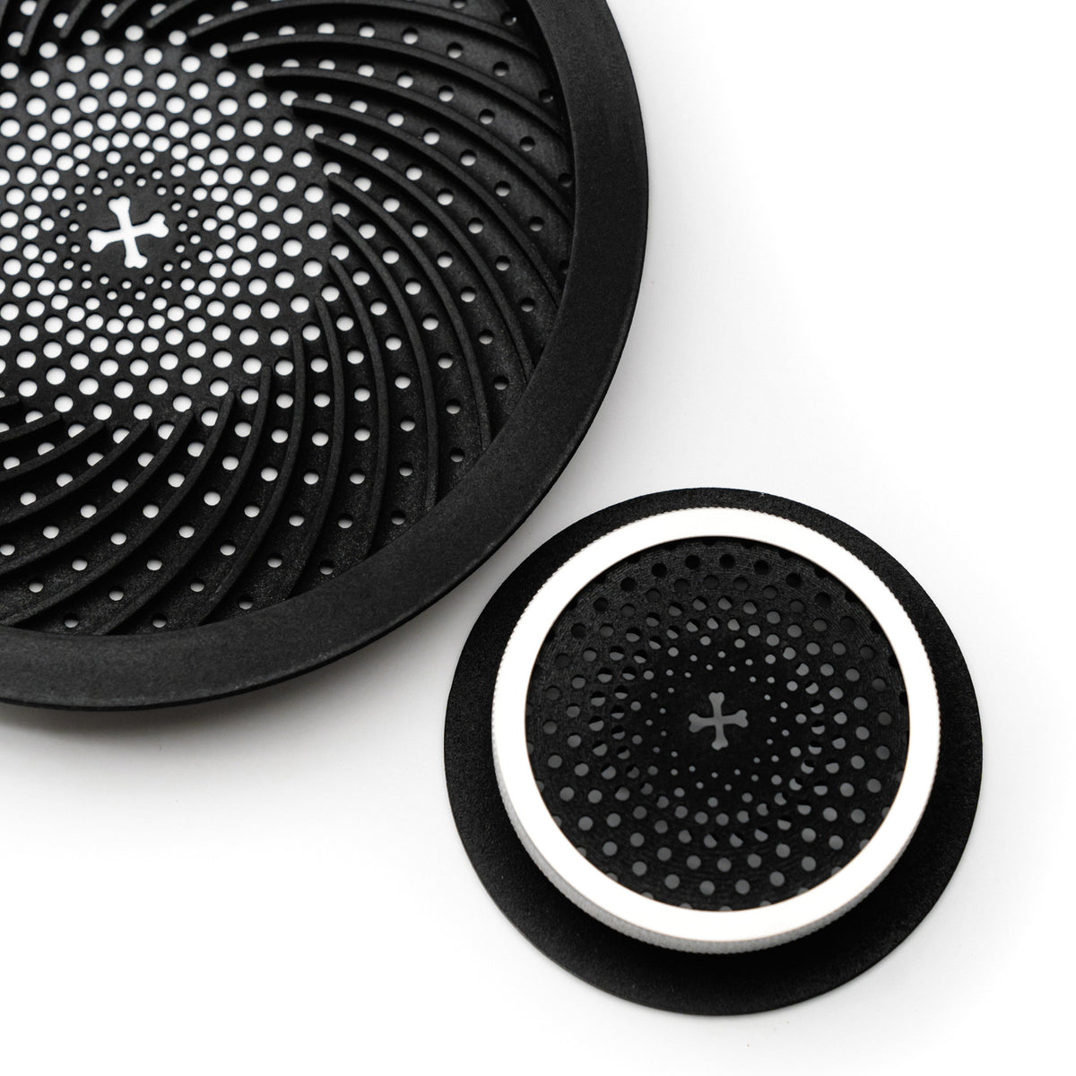CarBone Sound Guards - Speaker covers for 2 tweeters and 2 main speakers - Silver - CUSTOM (UPHOLSTERED)