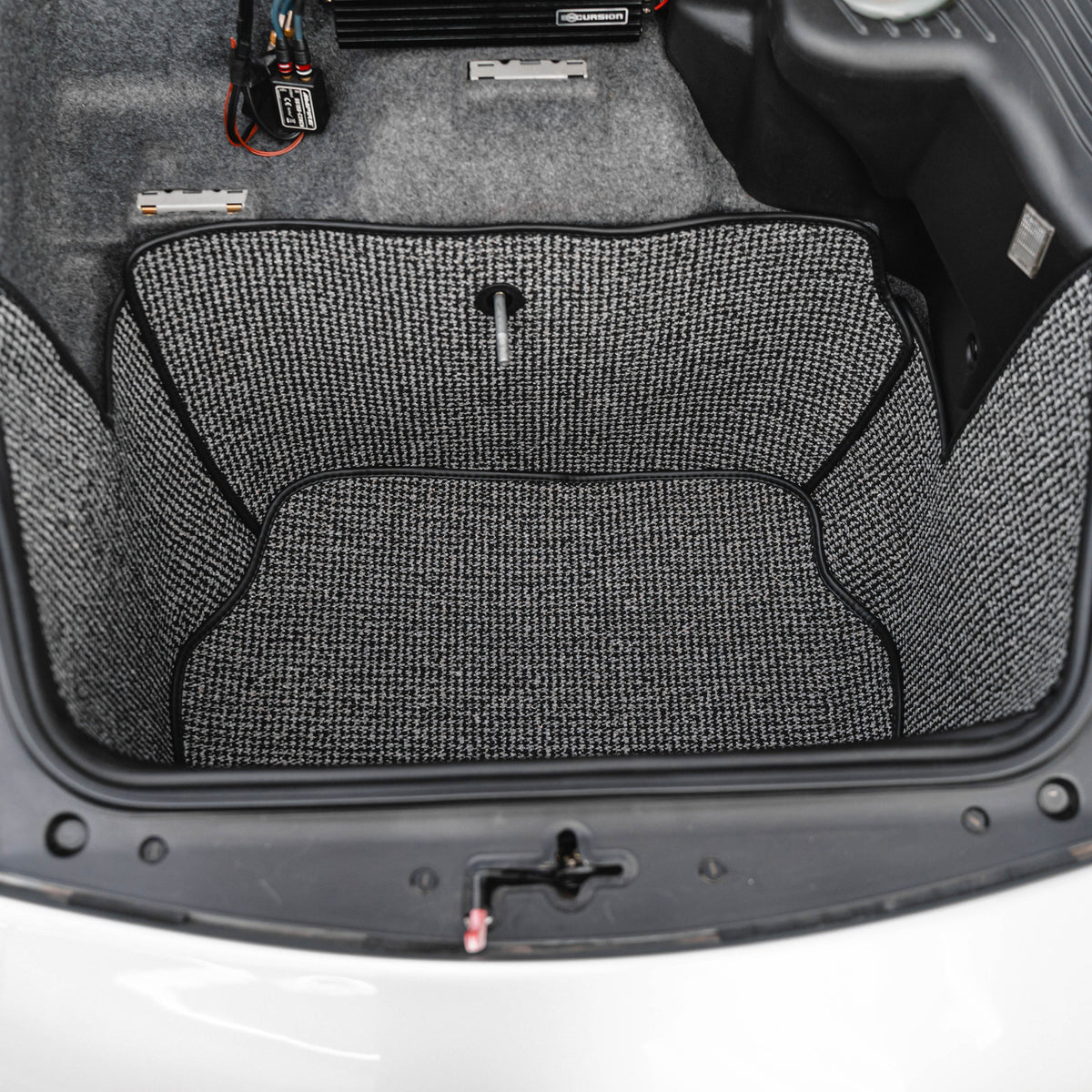996 C2 - 911 Trunk Mat Liner (1997-2004) - Black/Grey Houndstooth