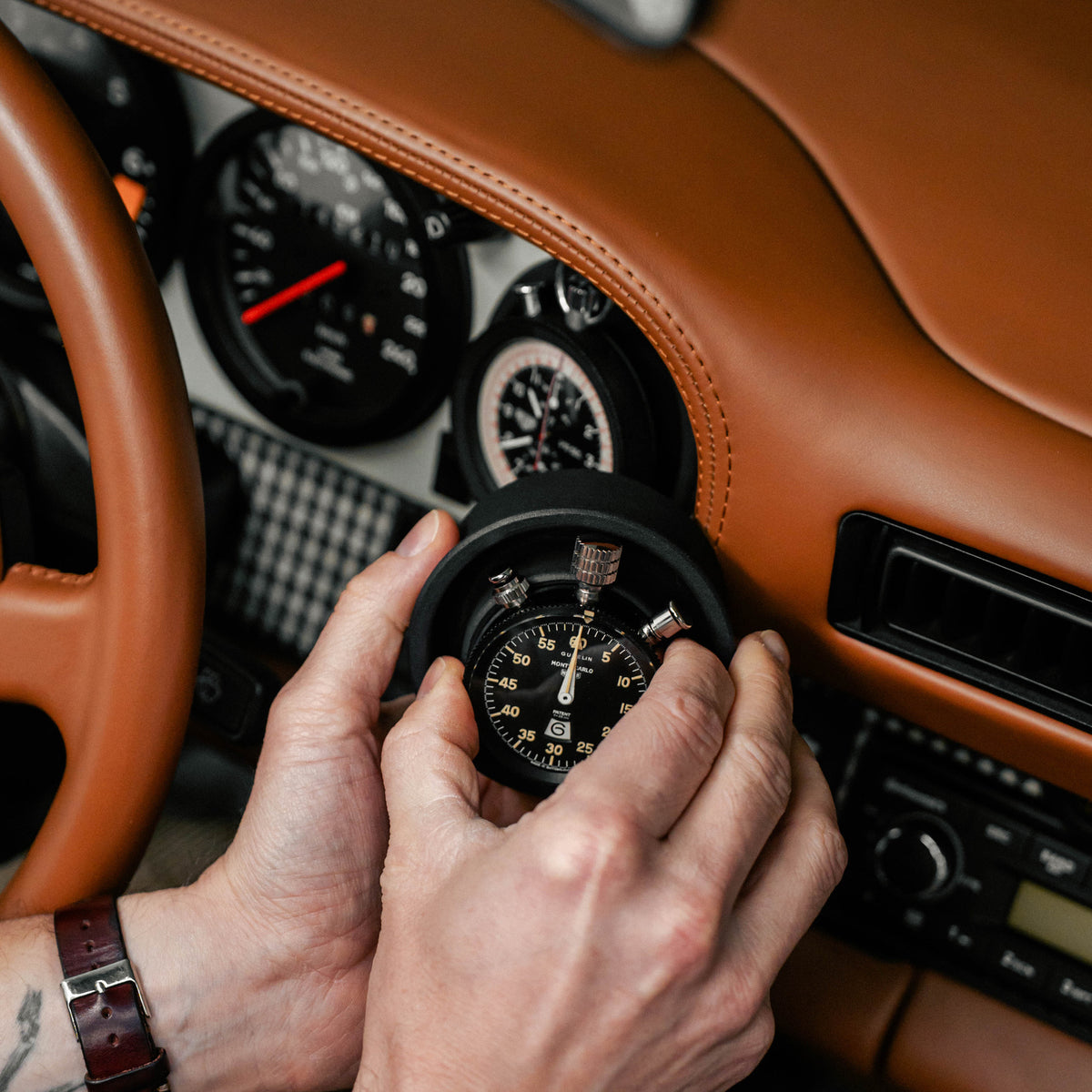 Smilodone x CarBone - Heuer gauge chronograph / stopwatch / clock holder