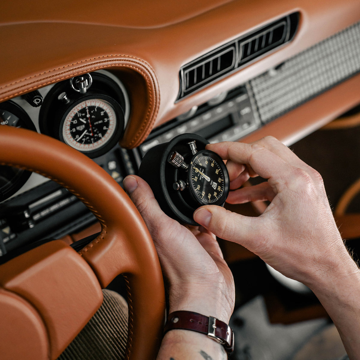 Smilodone x CarBone - Heuer gauge chronograph / stopwatch / clock holder