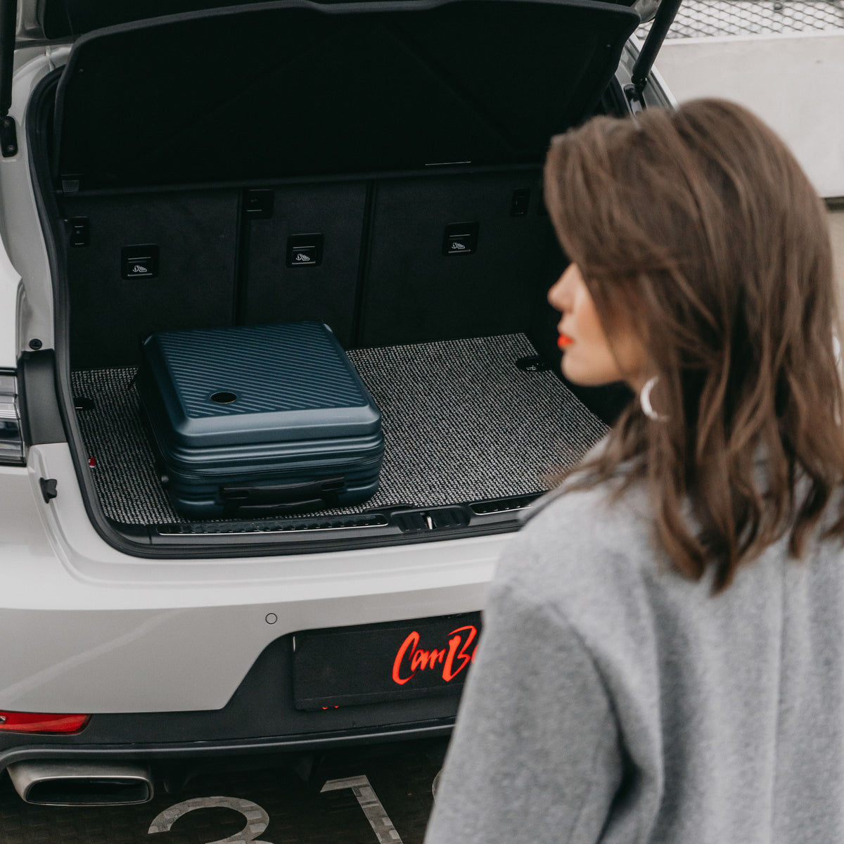 MACAN 95B Trunk Mat Liner (2014-2024) - Black/Grey Houndstooth