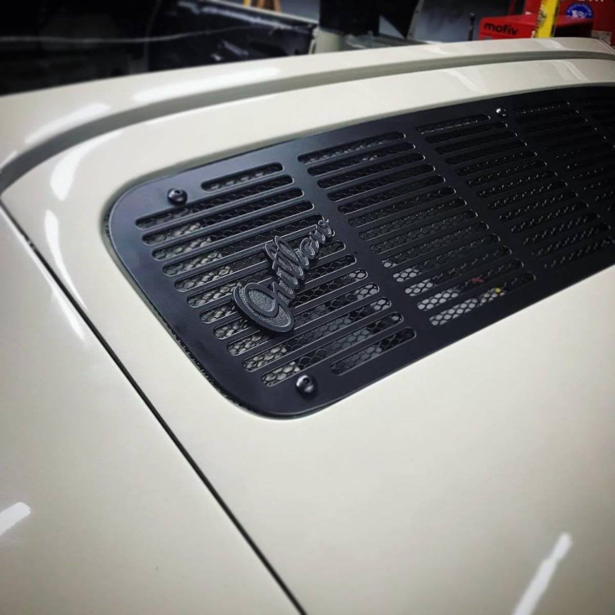 Oval cut Rear deck lid grille for F/G model - Painted / G-model (1974 - 1989) / No