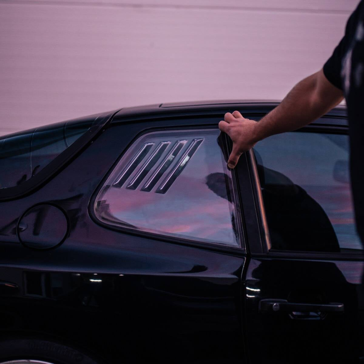 Quarter windows with louvers for 924, 944