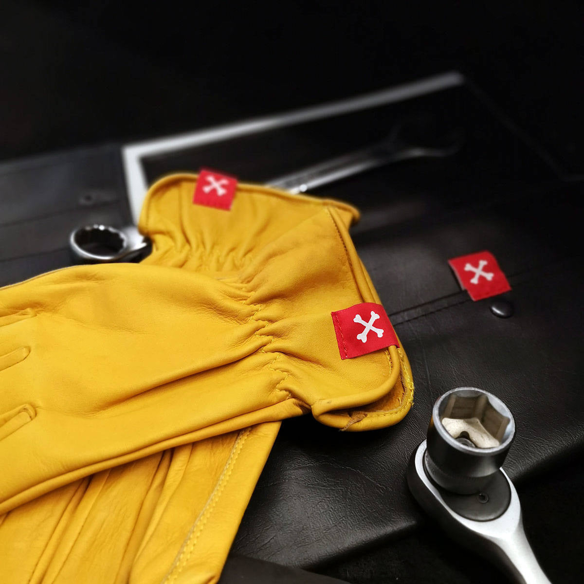 Toolbag and leather working gloves set