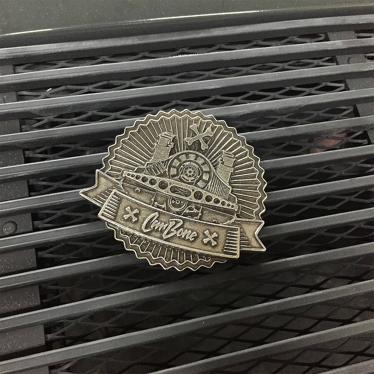 CarBone Flat Six grill metal badge