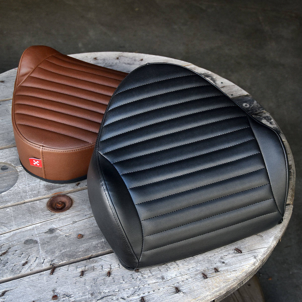 Rear booster seat for F/G-models, 964, 993, 924, 944, 968, 928 - Brown