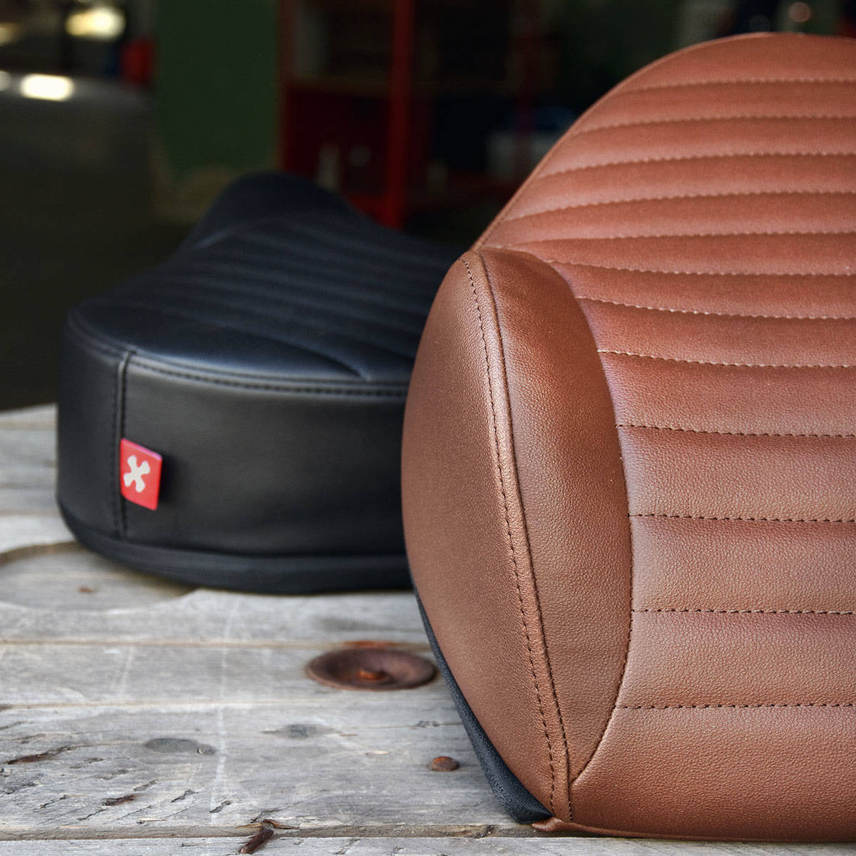 Rear booster seat for F/G-models, 964, 993, 924, 944, 968, 928 - Brown