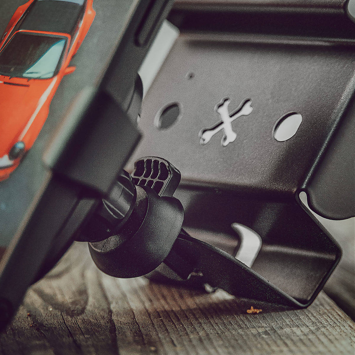 CarBone central console delete panel with a phone charger holder - No