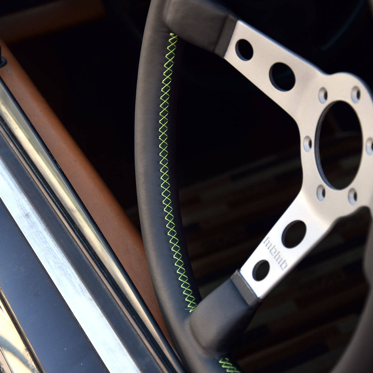 Steering wheel reupholstery / rewrapping service - Baseball / Black / Alcantara / No