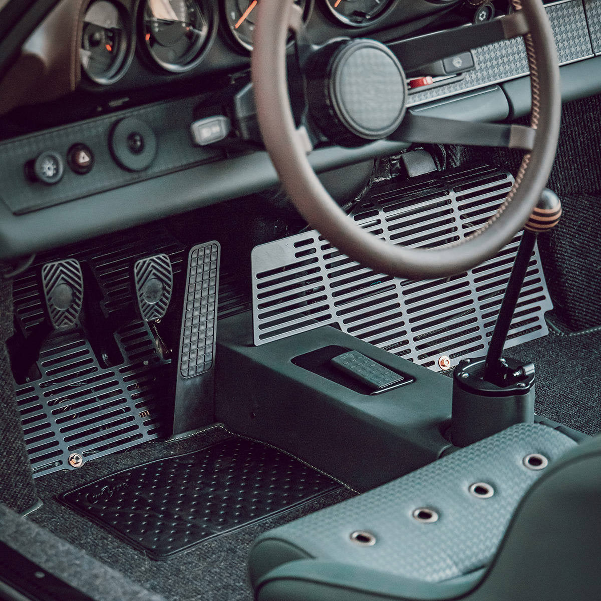 Floor boards – Oval cut - Black / I will use my current one / G-model 3.2