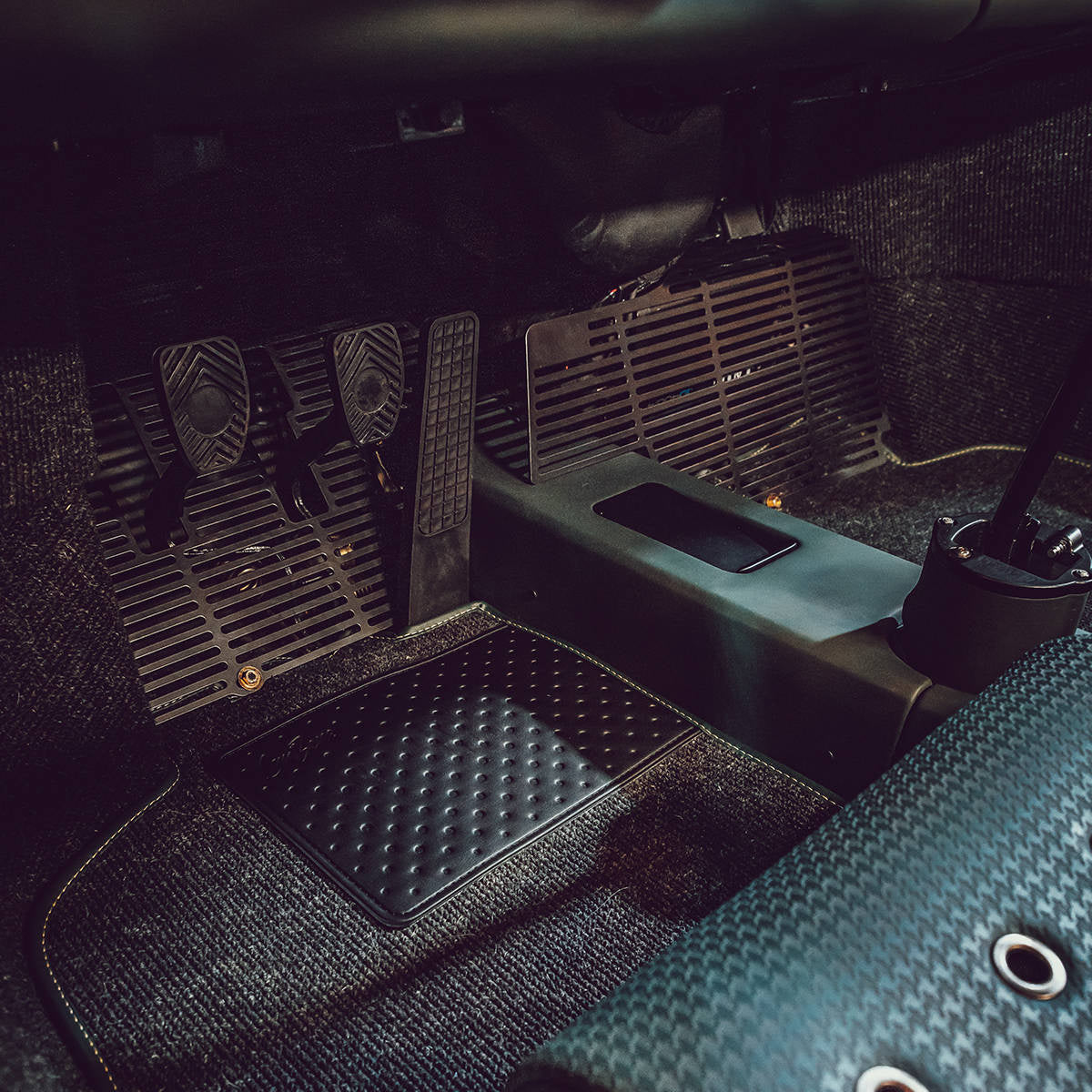 Floor boards – Oval cut - Black / I will use my current one / G-model 3.2