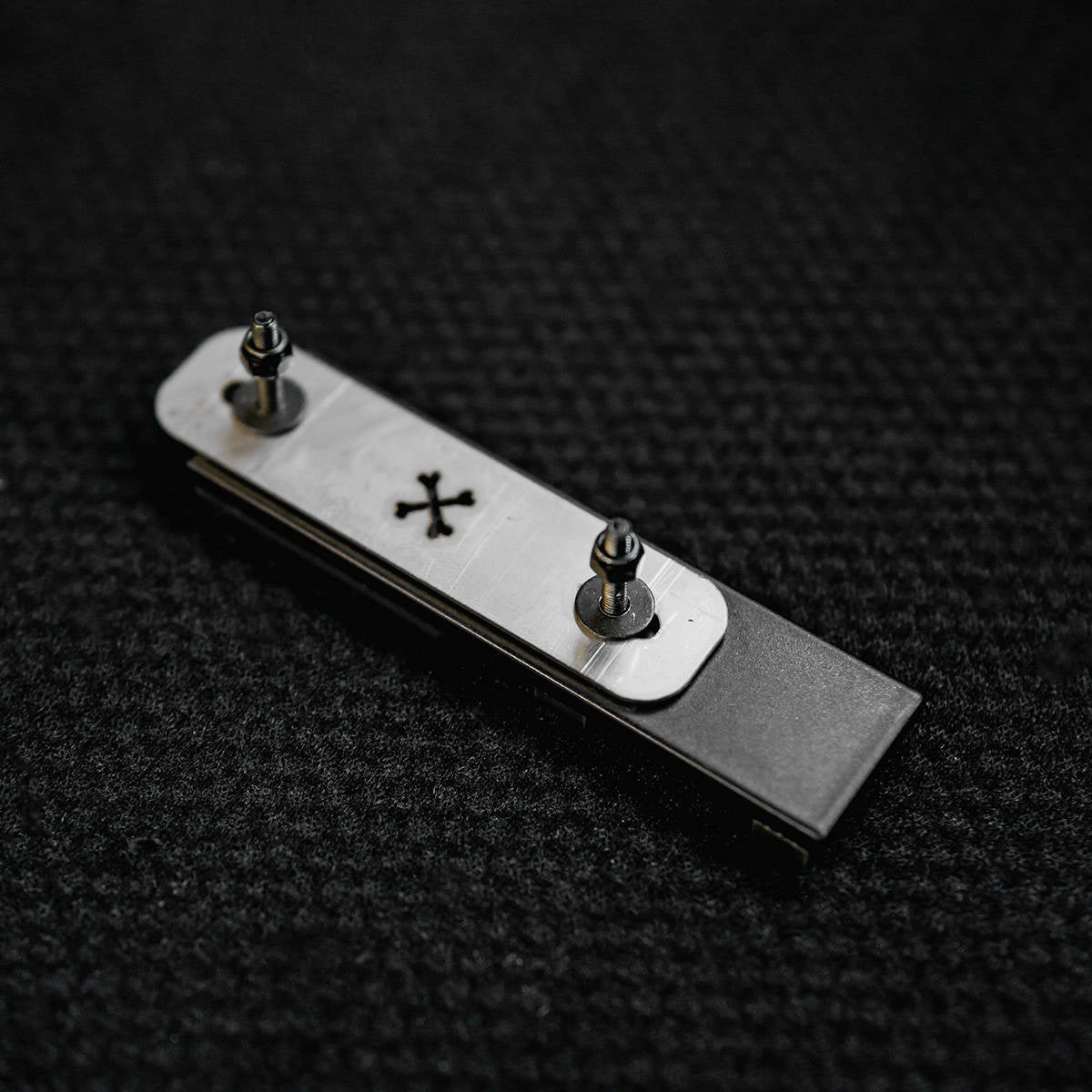 Rear deck lid grille displacement badge/emblem - Black