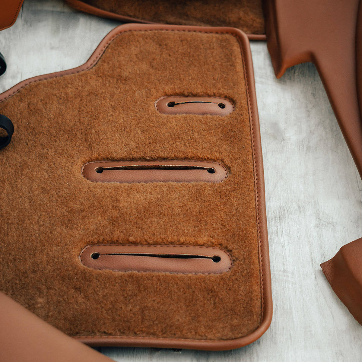 Velour / Silver knit floor carpet set