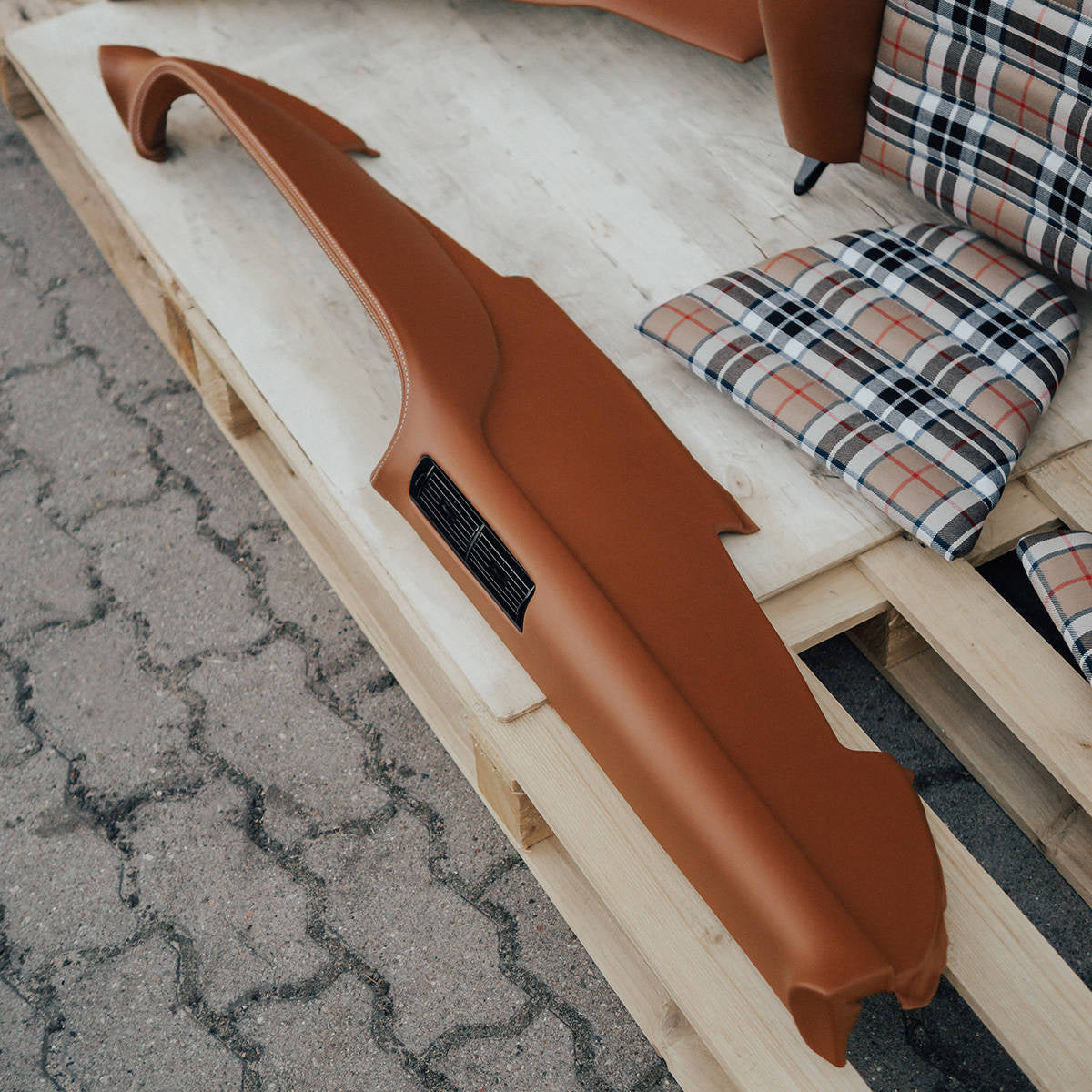 Dashboard reupholstery - Alcantara, NO stitching