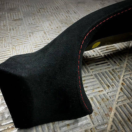 Dashboard reupholstery - Leather + double stitching
