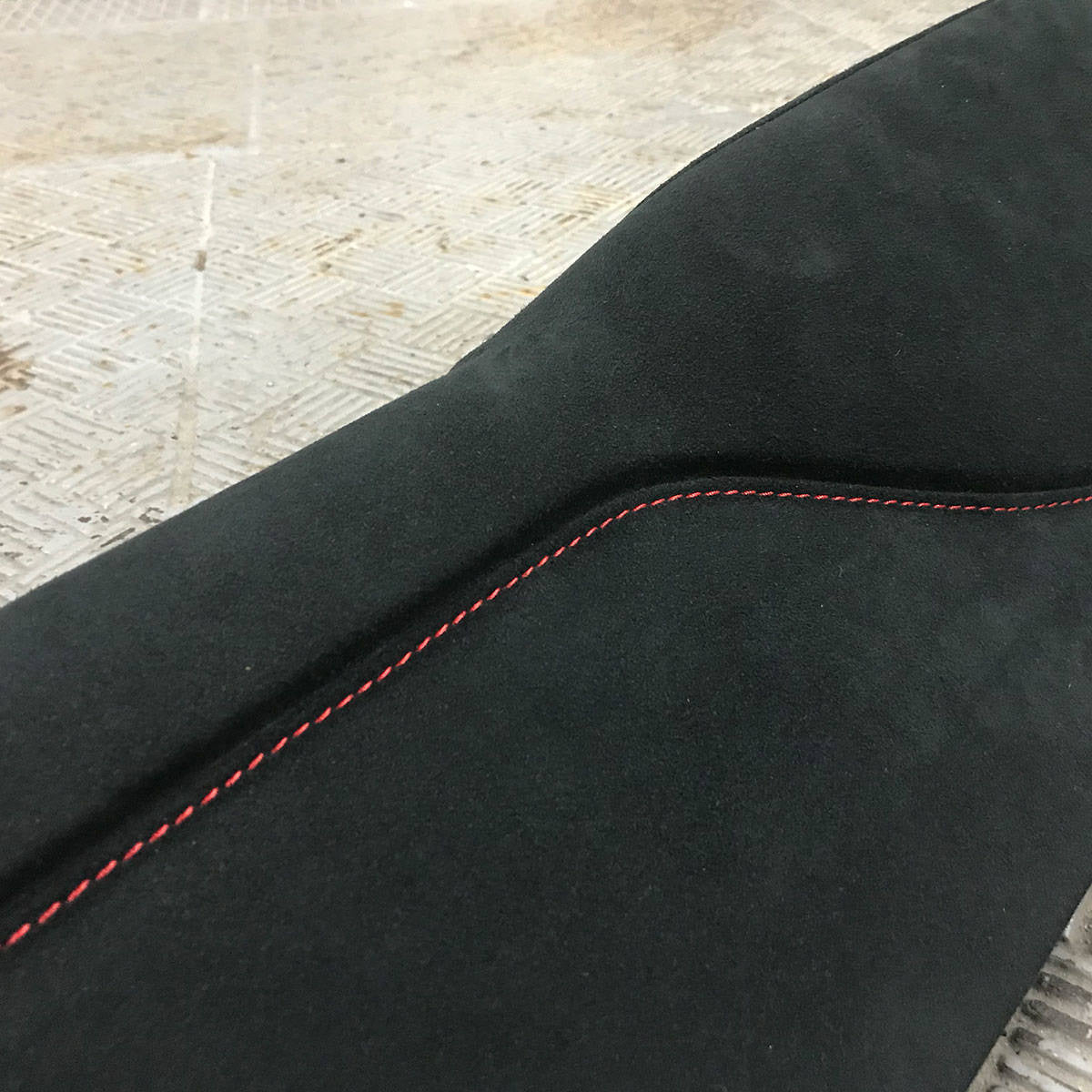 Dashboard reupholstery - Alcantara + double stitching