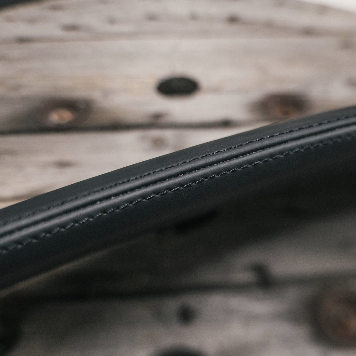 Dashboard reupholstery - Alcantara + double stitching
