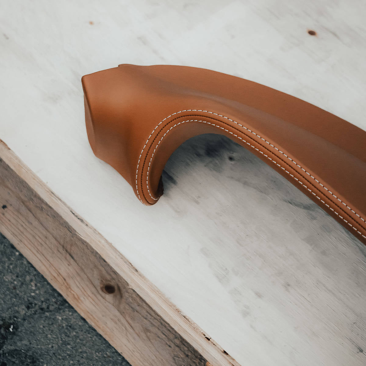 Dashboard reupholstery - Alcantara + double stitching