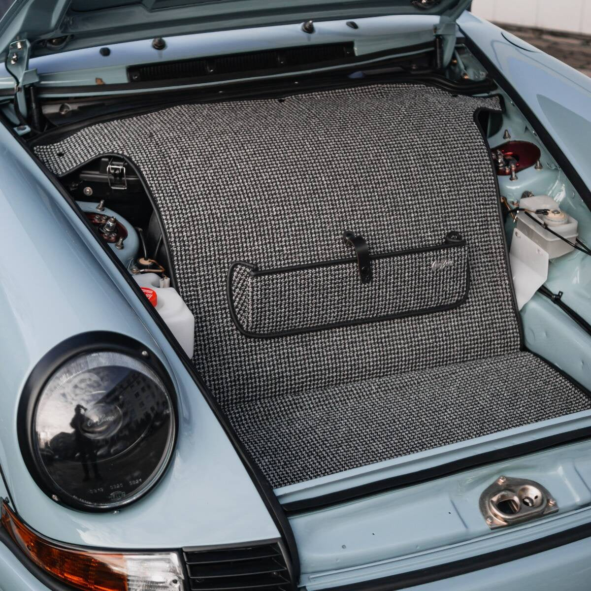 RS-style Trunk Mat for Porsche 964/993 (1988-1998)