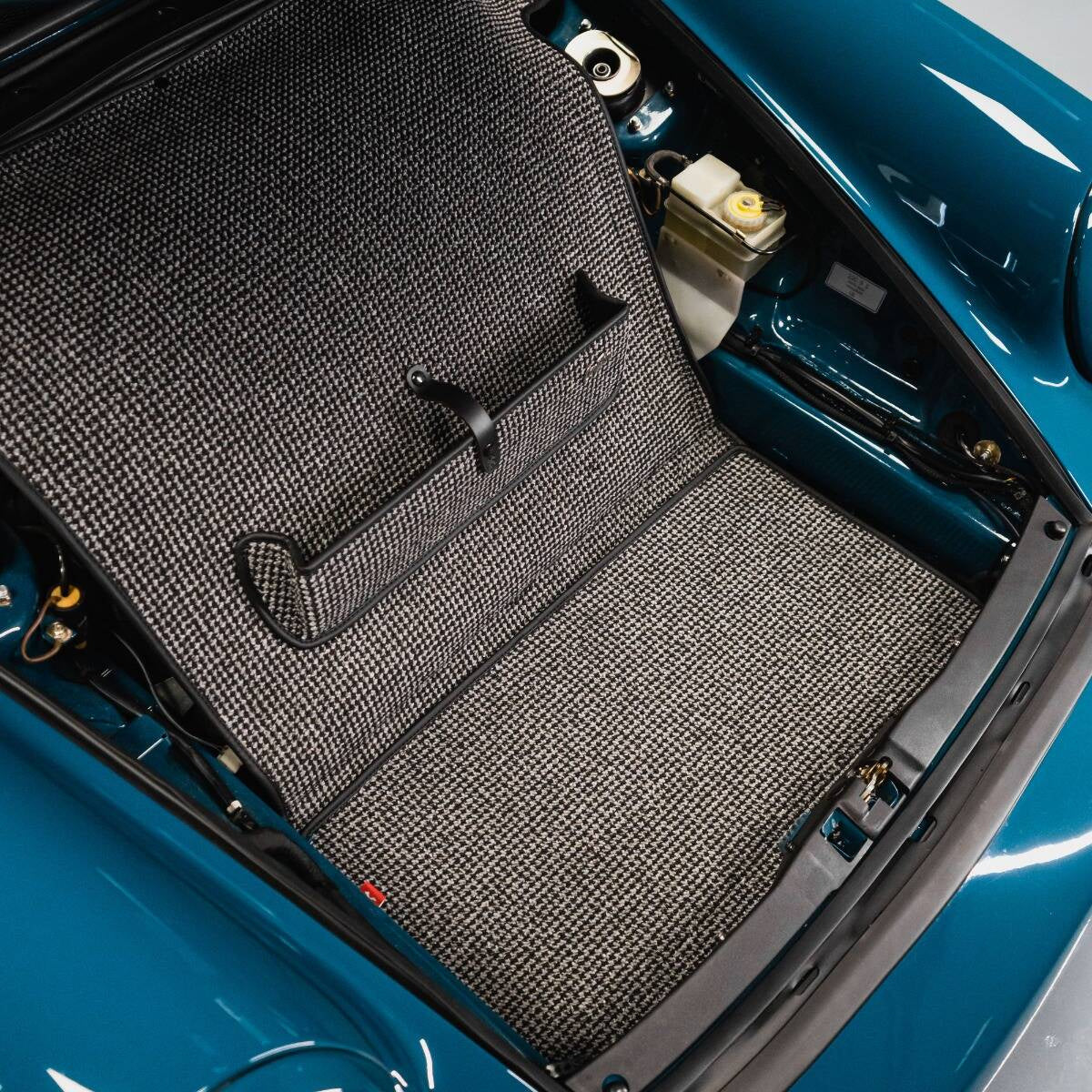 RS-style Trunk Mat for Porsche 964/993 (1988-1998)