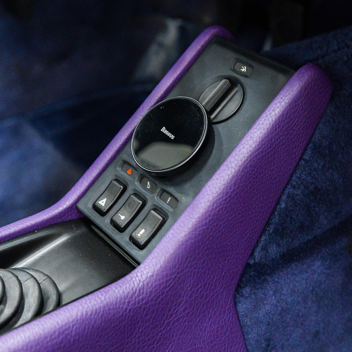Monomod 964 Center Console - UPHOLSTERED