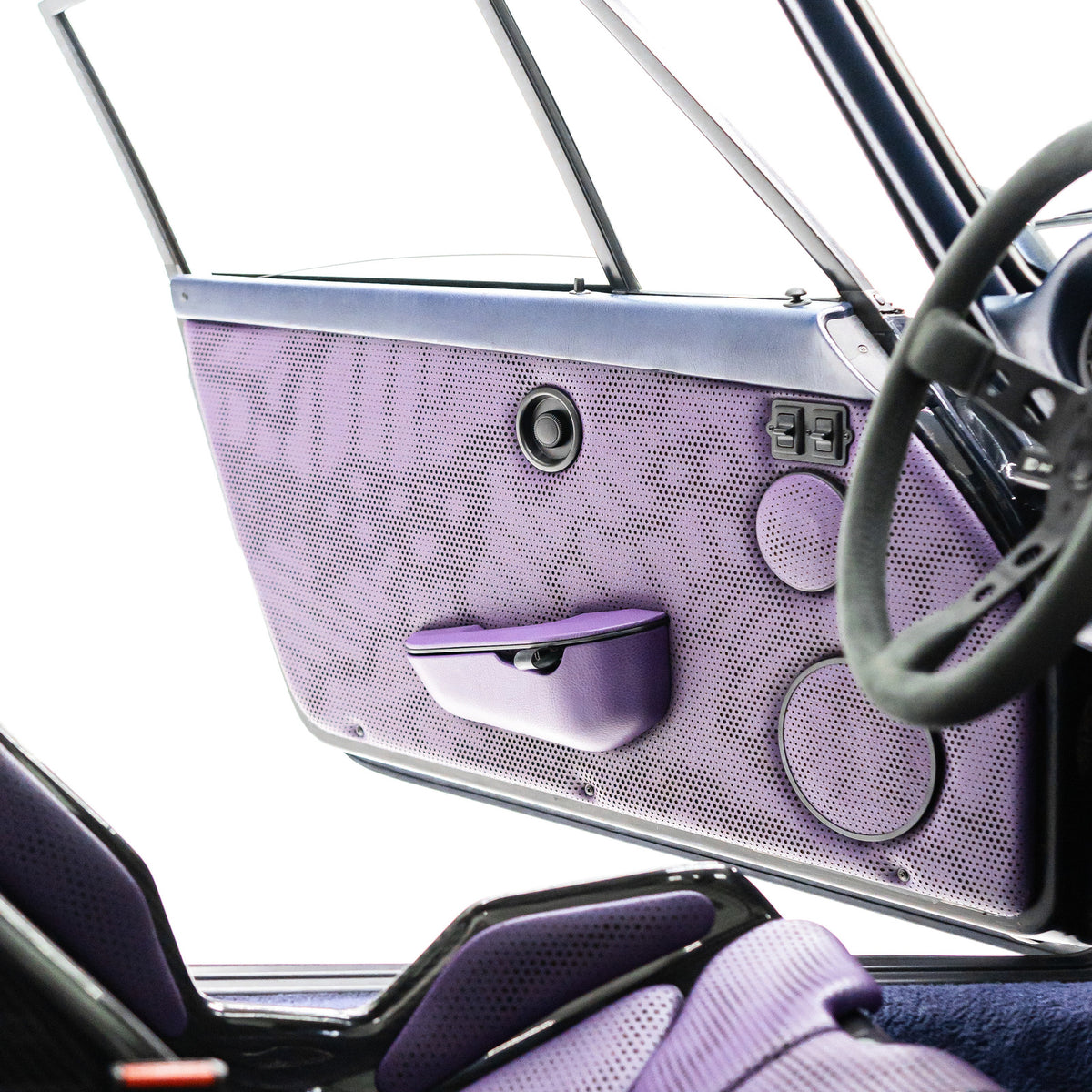 CarBone Sound Guards - Speaker covers for 2 tweeters and 2 main speakers - Silver - CUSTOM (UPHOLSTERED)