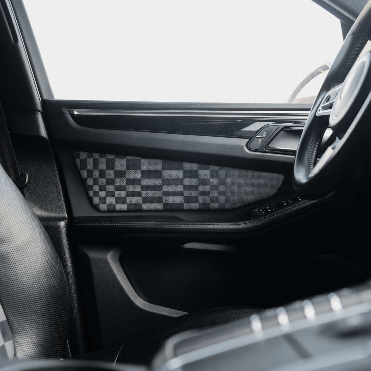 CarBone Macan Door Pads - set of 4 - Houndstooth black/white