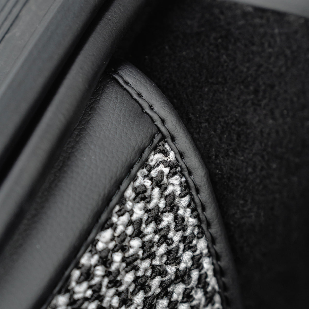 997 C4 - 911 Trunk Mat Liner (2005-2011) - Black/Grey Houndstooth