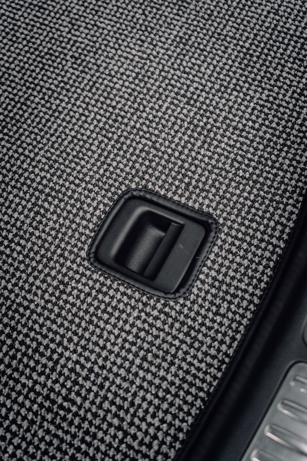MACAN 95B Trunk Mat Liner (2014-2024) - Black/Grey Houndstooth